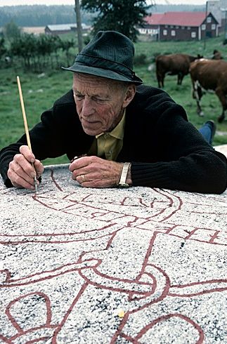 Runjanne vårdar arvet efter Visäte - bild: Av Riksantikvarieämbetet / Pål-Nils Nilsson, CC-BY, CC BY 2.5 se, https://commons.wikimedia.org/w/index.php?curid=25214566